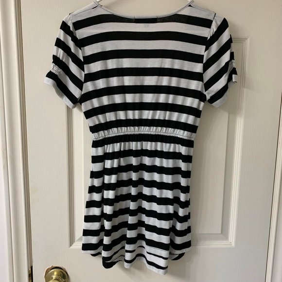 🌷3 for$25🌷SWS, US L, White & Black Striped Short Sleeved Scoop Neck Jersey Top - Picture 4 of 7